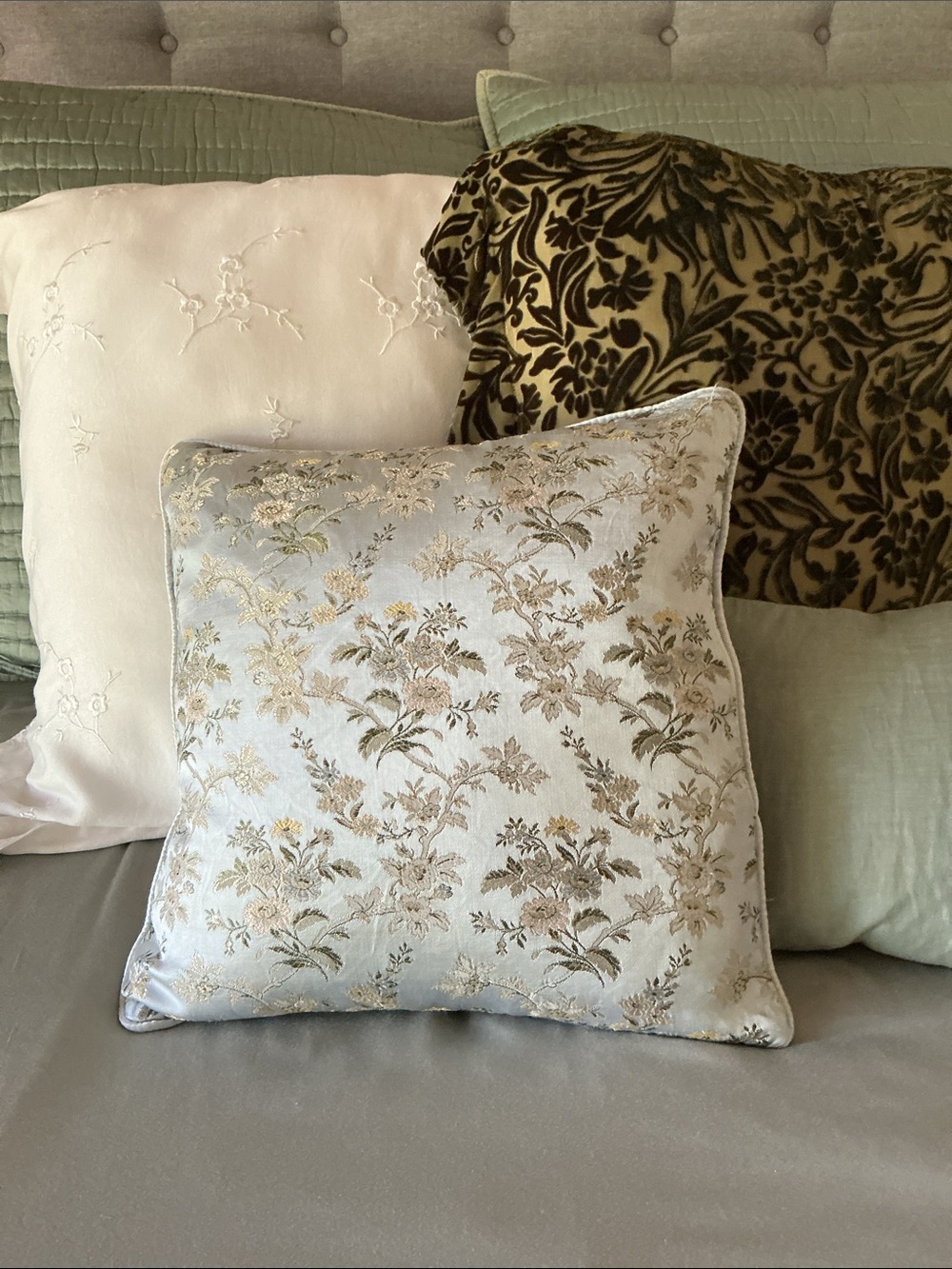 Bella Notte Linens Pillow